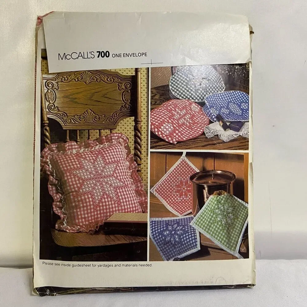 #0700 McCalls Craft Kitchen Napkins Curtains placematts linnens Sewing Pattern
